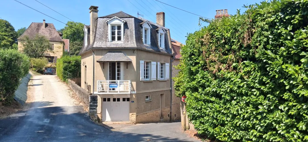 Maison 3 pièces 188 m² · à Sarlat-la-Canéda · 188 m² · 179 000 €